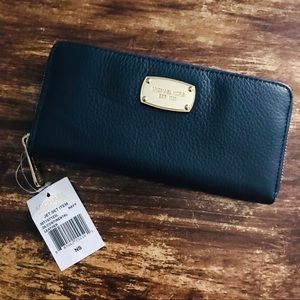 NWT Michael Kors Continental Leather Wallet